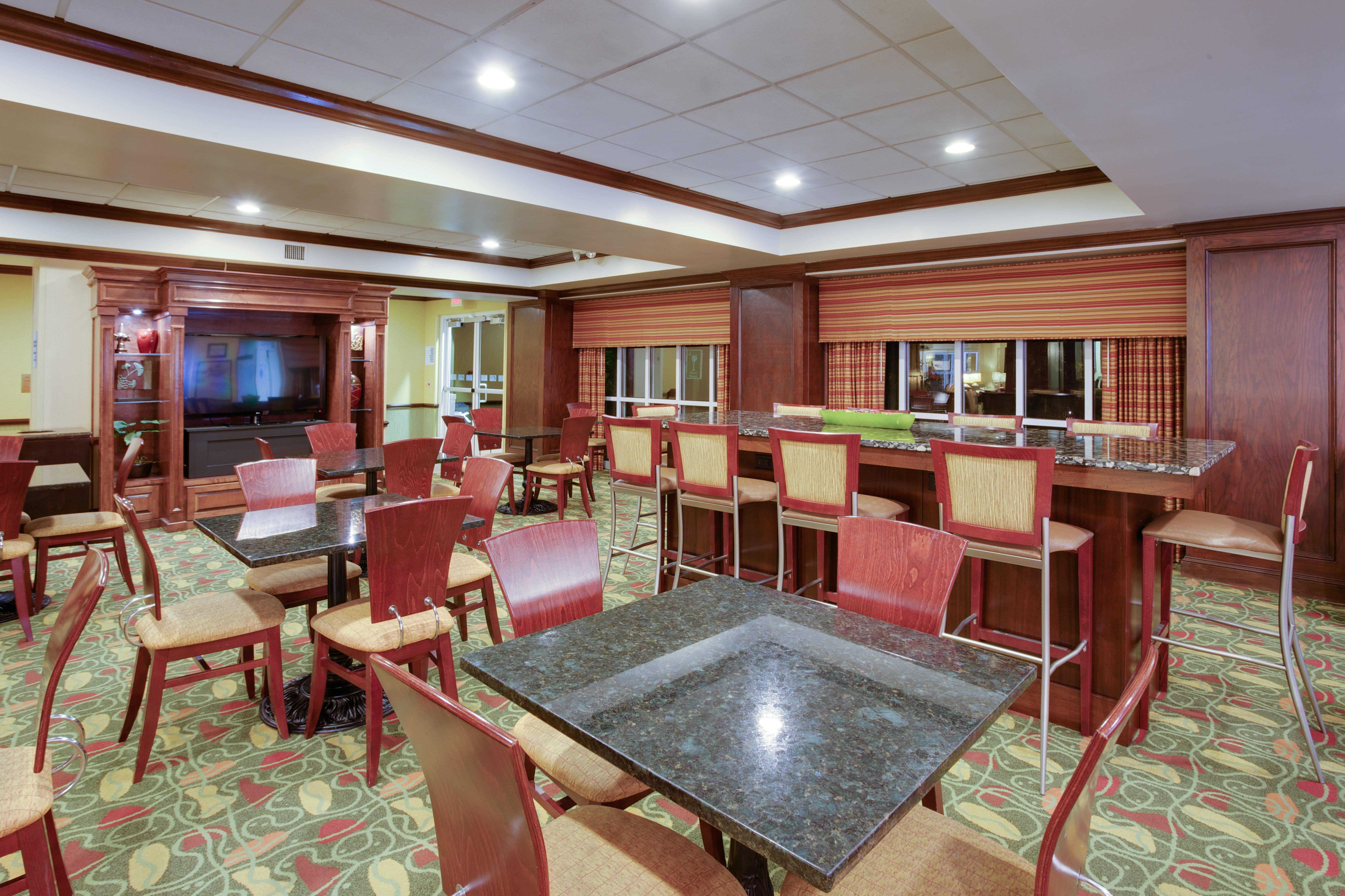 Holiday Inn Express Hotel & Suites Charleston-Ashley Phosphate By Ihg North Charleston Exterior foto
